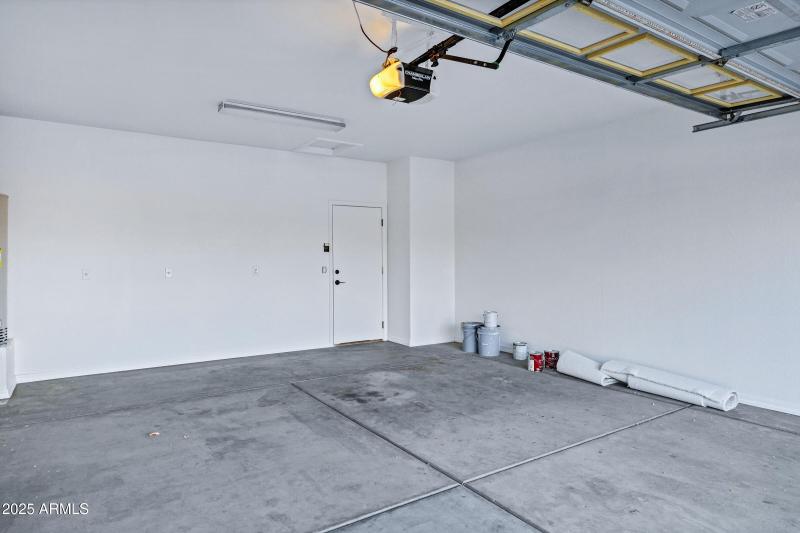 3640 E Torrey Pines Ln-35