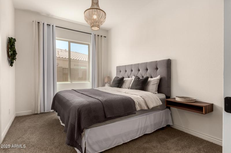 Main level guest suite