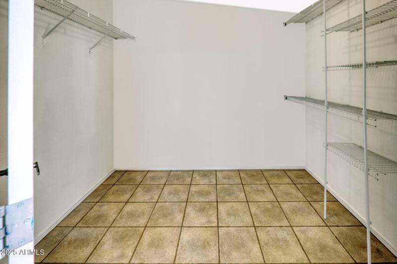 16232_2738 North Calle Tercero