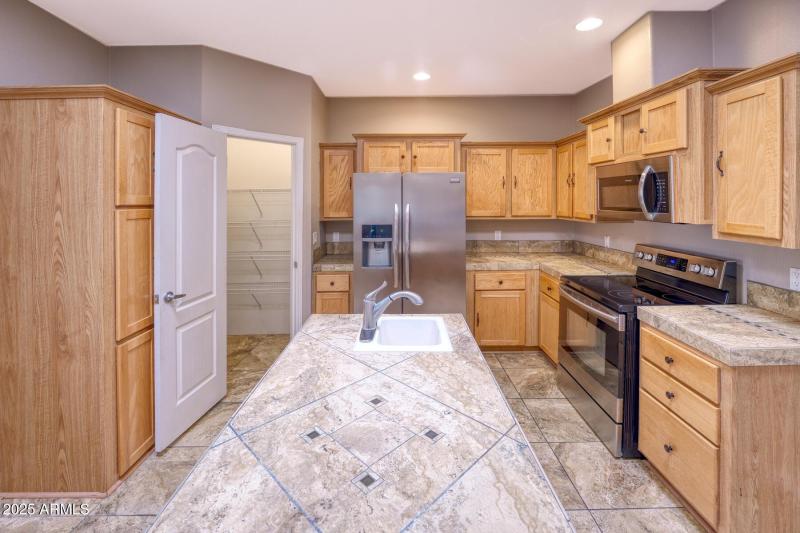 16316_2738 North Calle Tercero