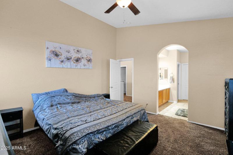 24-web-or-mls-P1222404