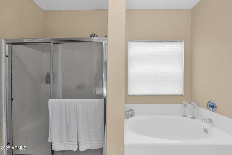 27-web-or-mls-P1222407