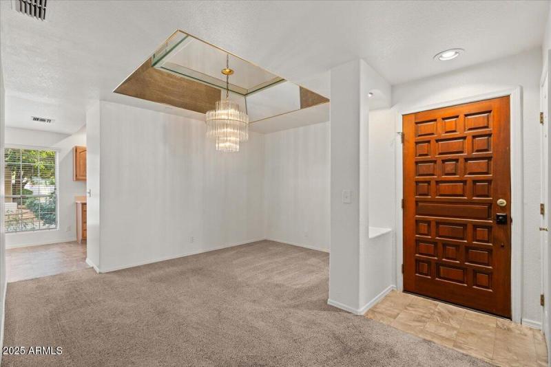 09-Entry & Formal Dining