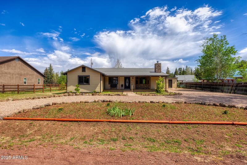 photo(3) 116 W Skyhook SL Staci 053125