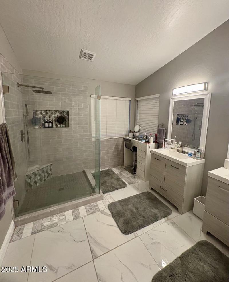 10d3b640-4265-4914-9f5c-e066973cb38b