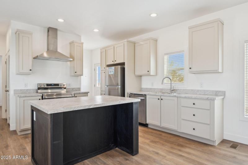 7-web-or-mls-1543-ruby-rd