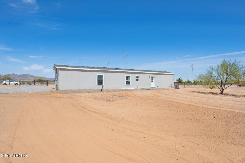 22-web-or-mls-1543-ruby-rd