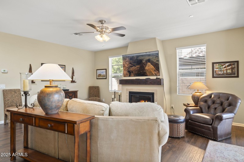 9-web-or-mls-6231-e-mark-way-14