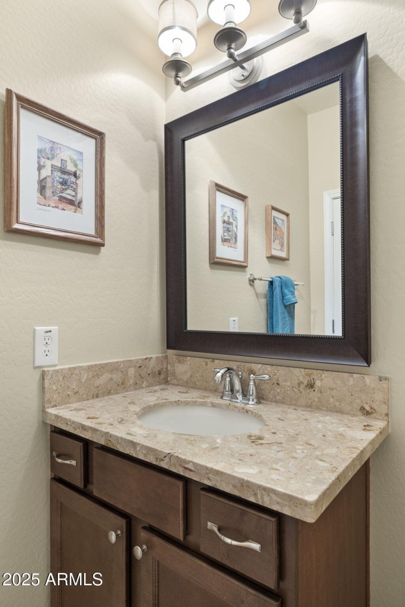 31-web-or-mls-6231-e-mark-way-14