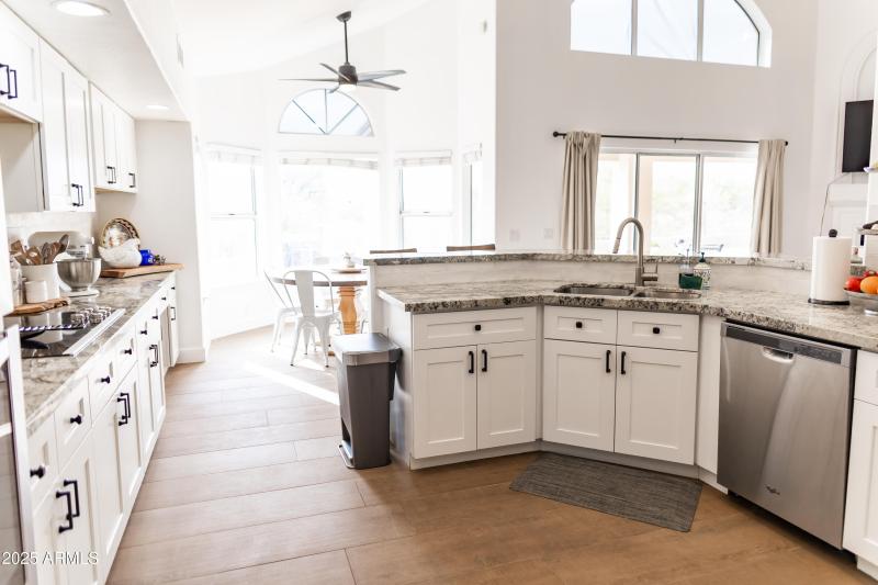 19276 N 90th Place 008