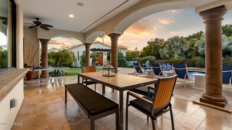 Entertainers-paradise-1-23