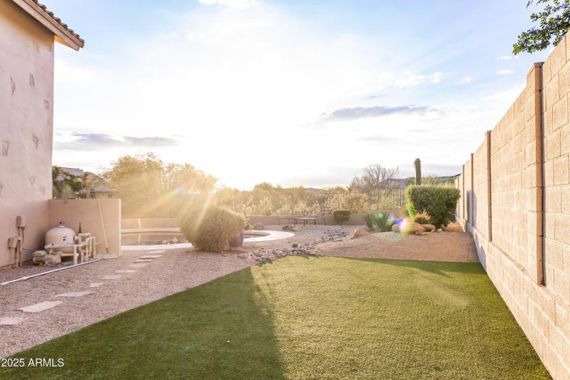 19276 N 90th Place 058