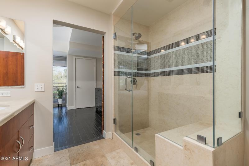 015_Primary Suite Bath