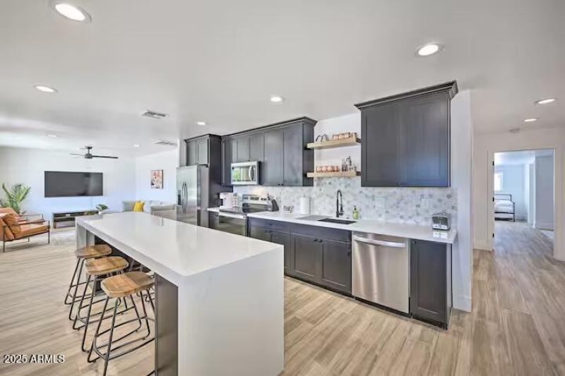 b000009f-8cf7-4aed-b478-57cf78c8f6fd