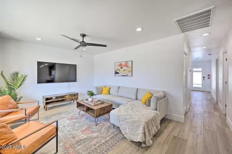 e18c3b50-c8f1-479f-9988-ca7b290e6359