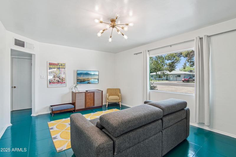 21-print-E Jackson Ave-0306-007