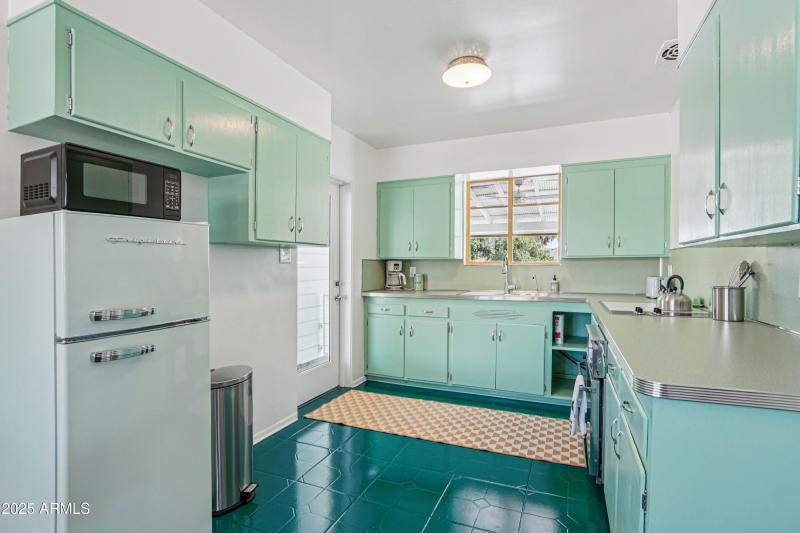 26-print-E Jackson Ave-0306-012