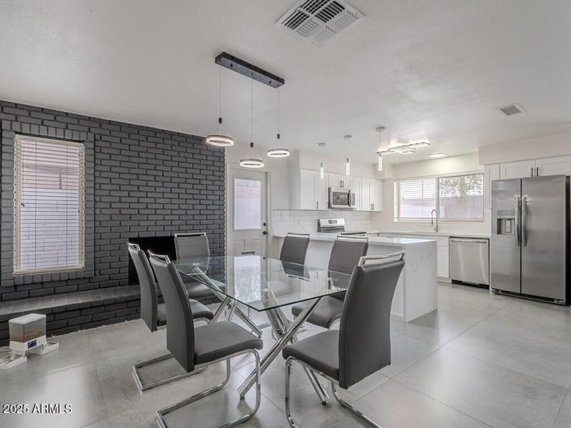 011_Formal Dining Area