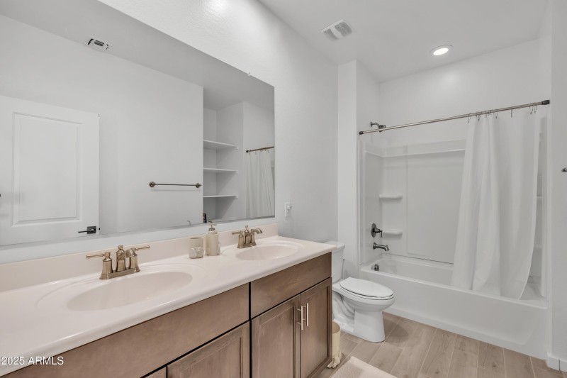 18100_W_College_Dr23