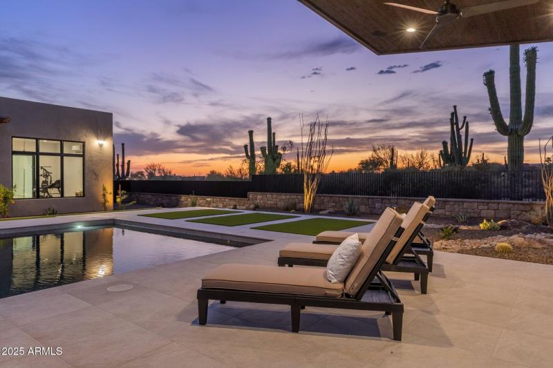 Gorgeous desert and mountain views