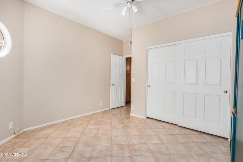 Guest Bedroom w/Murphy Bed
