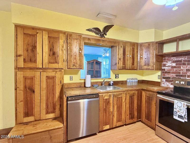 15 Kitchen Pass through-Dishwasher