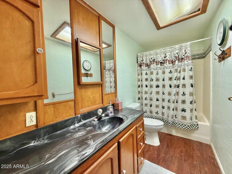 29 Bathroom Tub-Shower