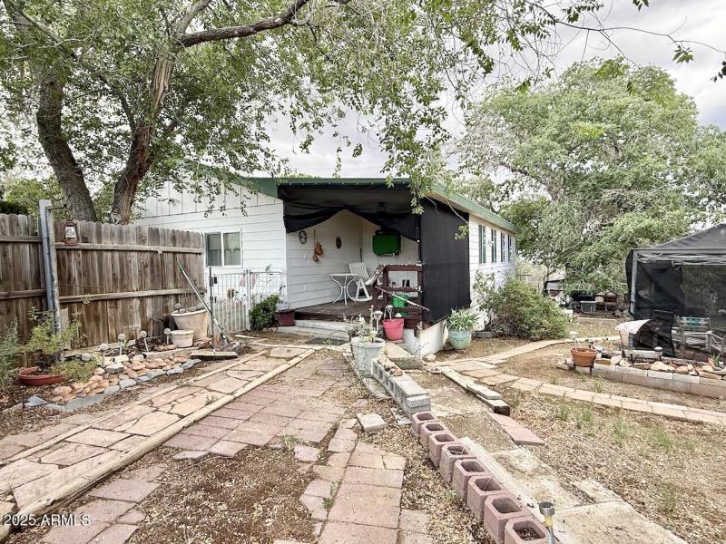 34 Covered Porch - Front Gate
