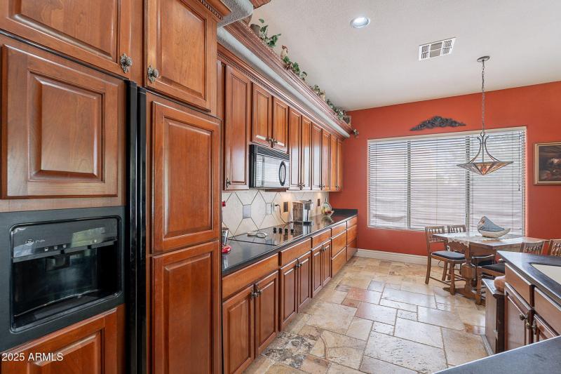 22-web-or-mls-Kenwood-22