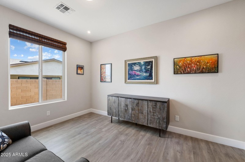 Office/Den/ 3rd bedroom