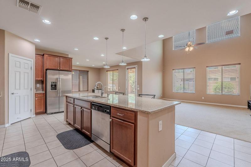 10-web-or-mls-Ivanhoe-10