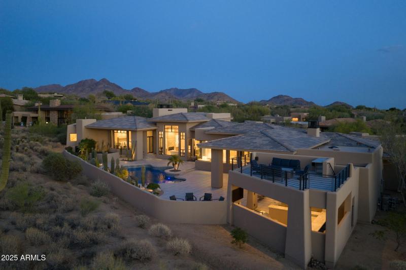 70-web-or-mls-10040-e-happy-valley-rd