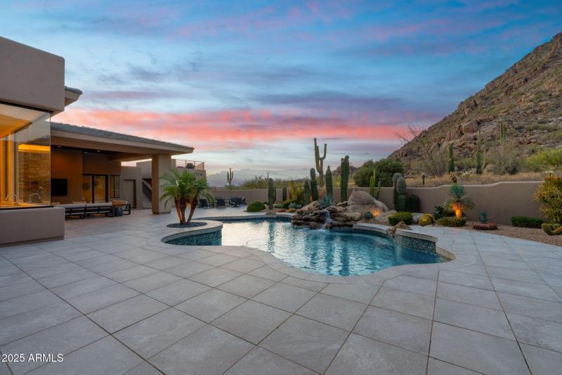 66-web-or-mls-10040-e-happy-valley-rd