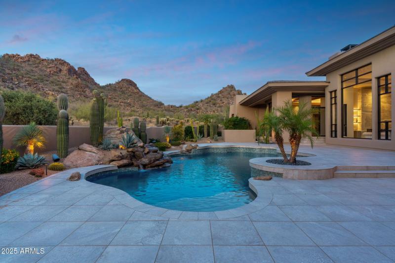 64-web-or-mls-10040-e-happy-valley-rd