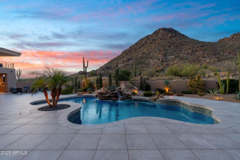 63-web-or-mls-10040-e-happy-valley-rd