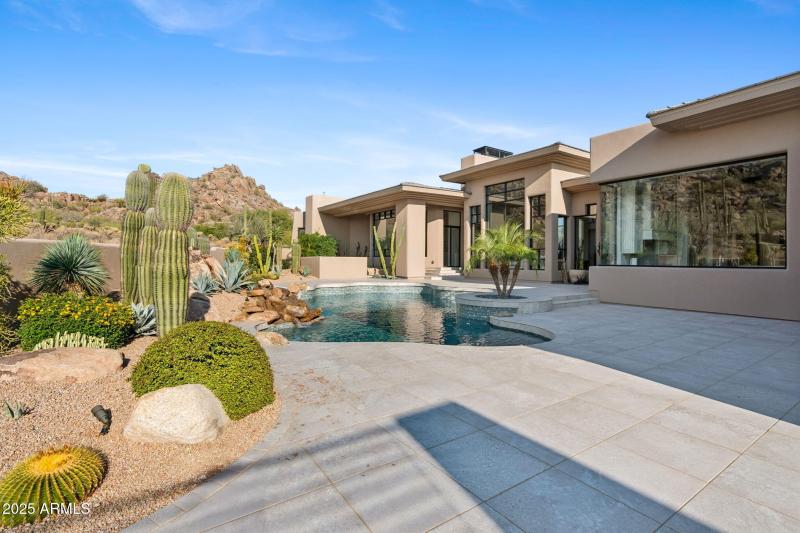 57-web-or-mls-10040-e-happy-valley-rd