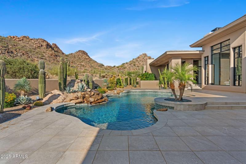 54-web-or-mls-10040-e-happy-valley-rd