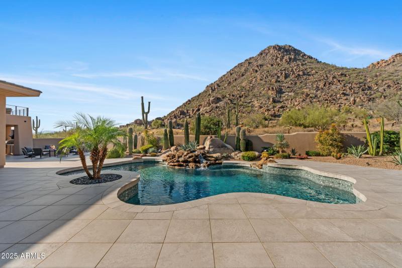 53-web-or-mls-10040-e-happy-valley-rd