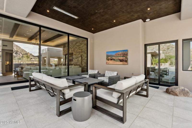 48-web-or-mls-10040-e-happy-valley-rd