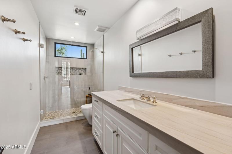 45-web-or-mls-10040-e-happy-valley-rd