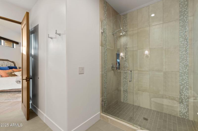 43-web-or-mls-10040-e-happy-valley-rd