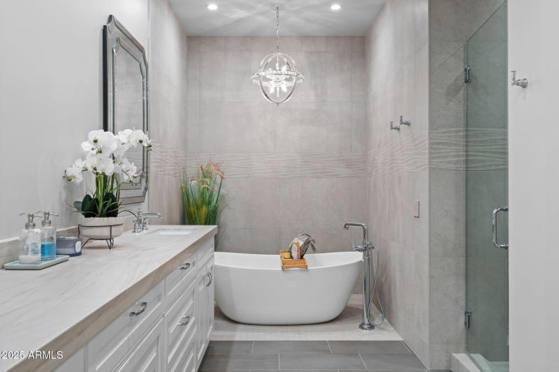 39-web-or-mls-10040-e-happy-valley-rd