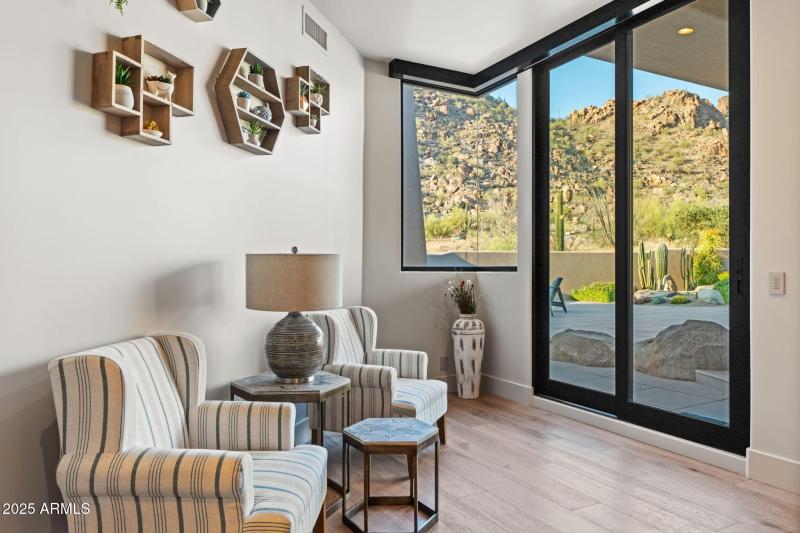 38-web-or-mls-10040-e-happy-valley-rd