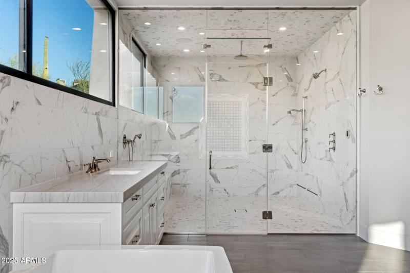 29-web-or-mls-10040-e-happy-valley-rd