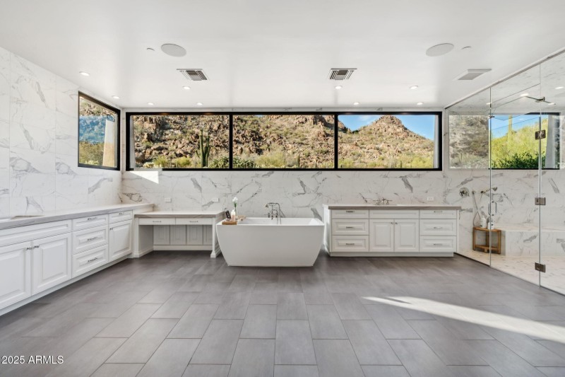 28-web-or-mls-10040-e-happy-valley-rd