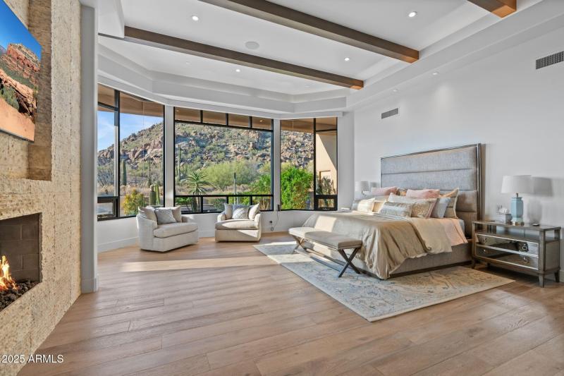 24-web-or-mls-10040-e-happy-valley-rd