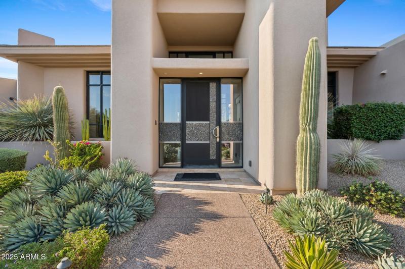 4-web-or-mls-10040-e-happy-valley-rd