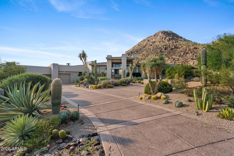 3-web-or-mls-10040-e-happy-valley-rd