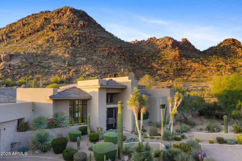 2-web-or-mls-10040-e-happy-valley-rd