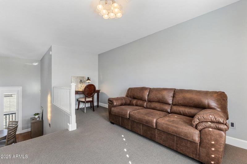 Loft-Perfect for Office or Guests